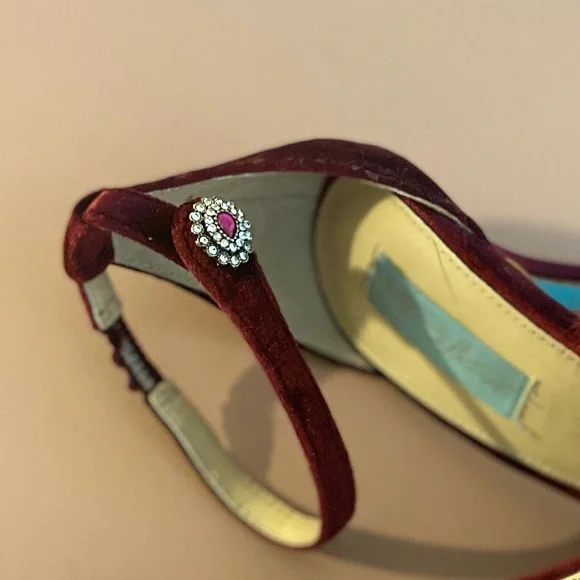 Betsey Johnson Velvet Red Heels - Picture 6 of 6
